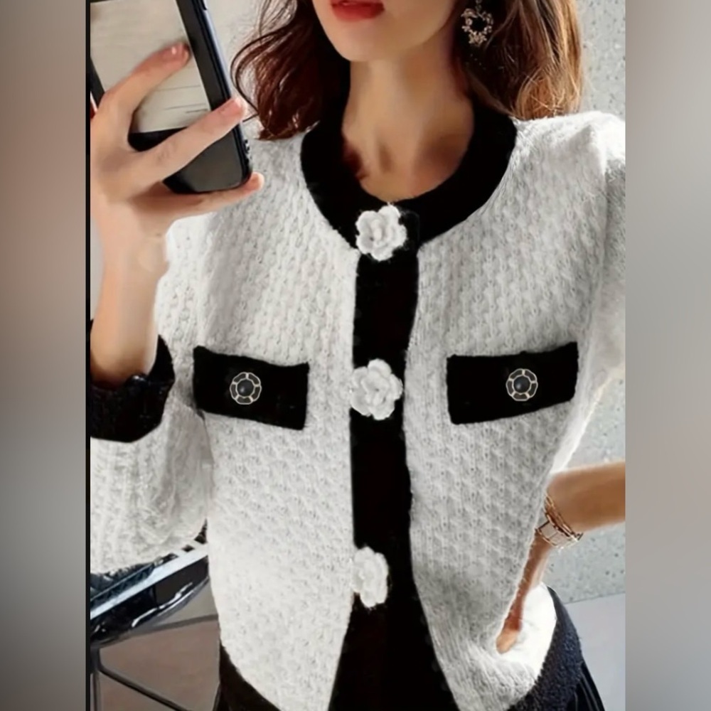 Elegant Gorgeous Short Knit Chic Camellia Cardigan - Picture 1 of 6